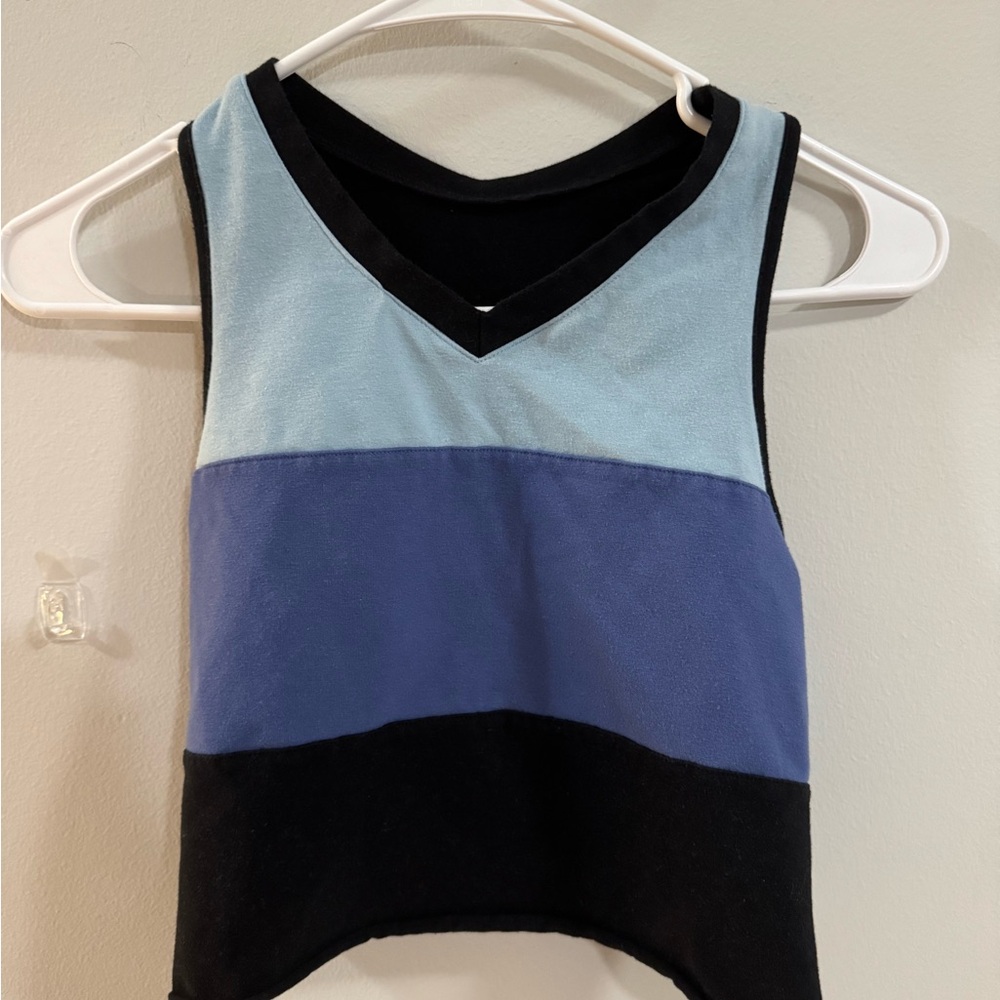 Prospirit Colorblock V-Neck Tank Top in Light Blue, Blue and Black